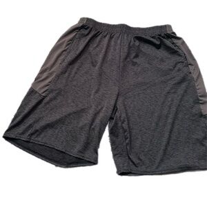 Men’s shorts w/pockets